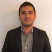 Laureato in giurisprudenza e laureando in economia impartisce ripetizioni a studenti della scuola secondaria di II grado